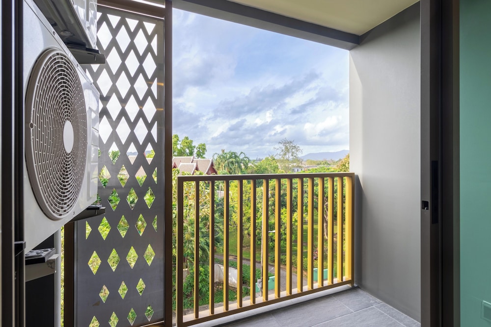 New Condo Near Phuket Beach Clubs C227