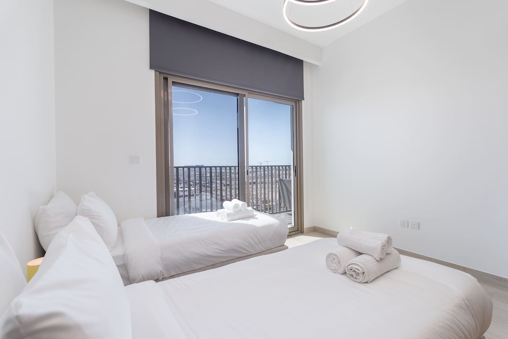 Modern and Peaceful 2 Bedroom in Amber by Azizi