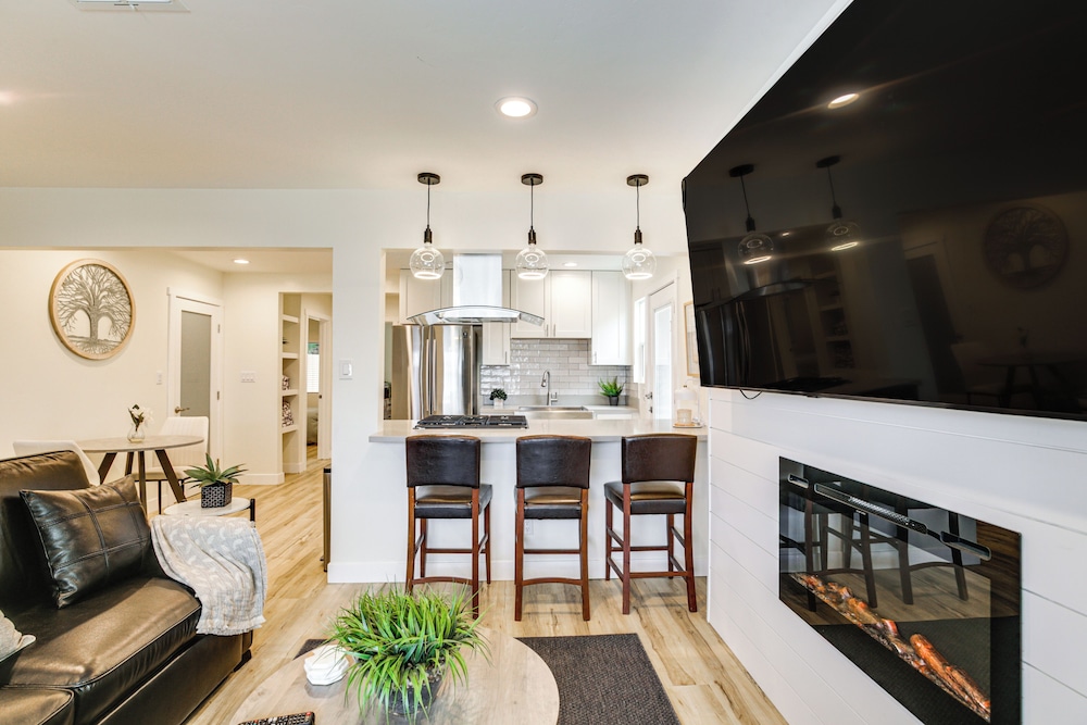 1 Mi to Chula Vista Bayfront: Home w/ Patio!