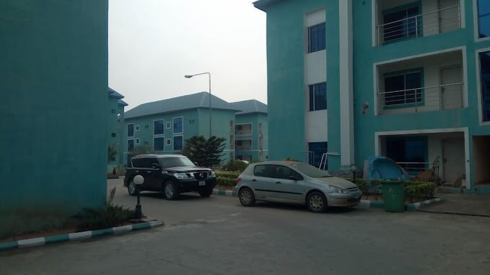Heroes Luxury Apartments and Suites