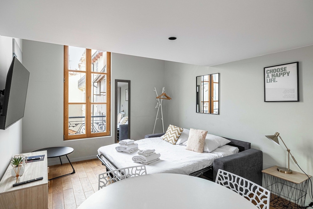 Large Duplex - Cannes Center view 2