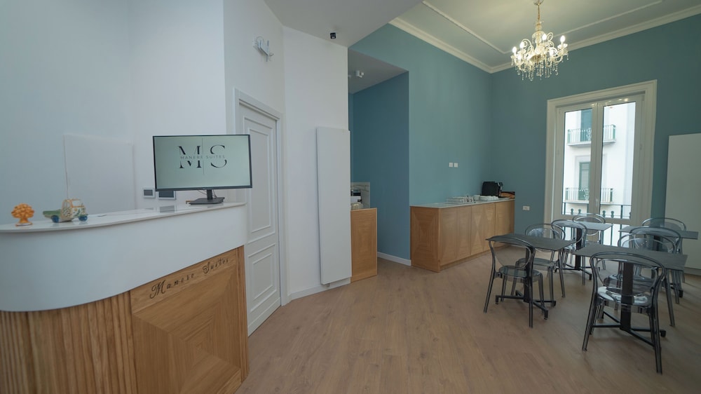 Manere Suites