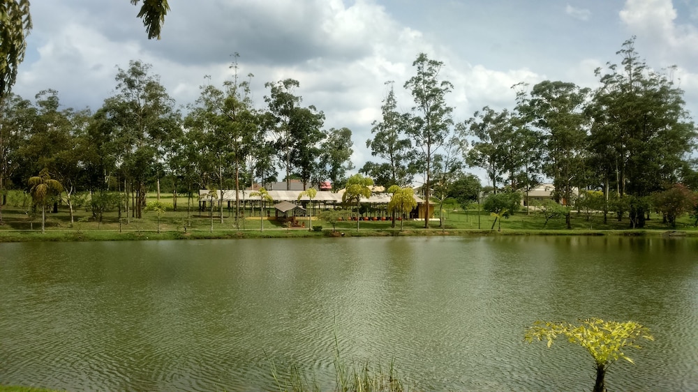 Casa Cerejeira Na Represa Do Broa