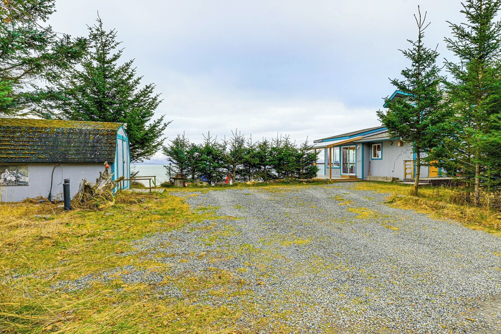 Deck & Panoramic Views: Bayfront House in Homer!