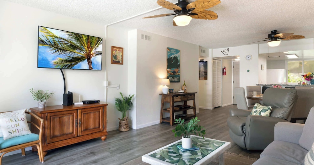 Oceanfront Condo 117 in Kailua-kona