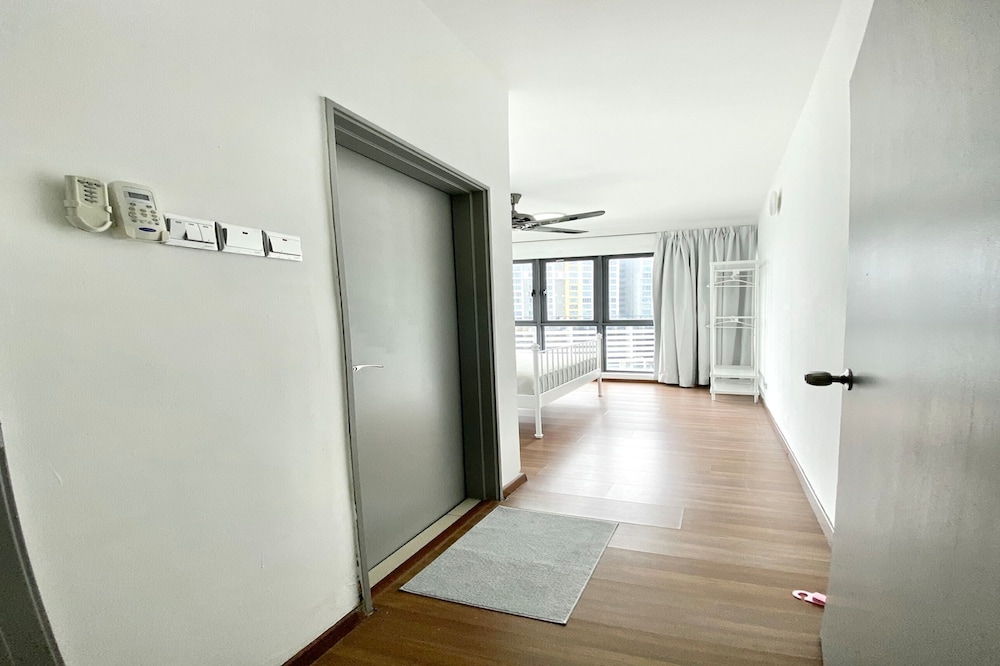 Amerin Residence Mall Apartments