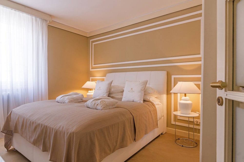 Luxury Stylish Penthouse view 5