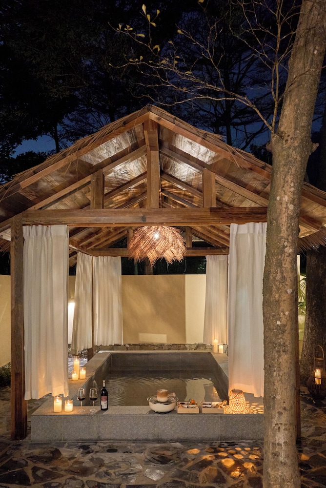 Miyue Shenzhen Tianlu Secret Wild Wizard Holiday Hotel