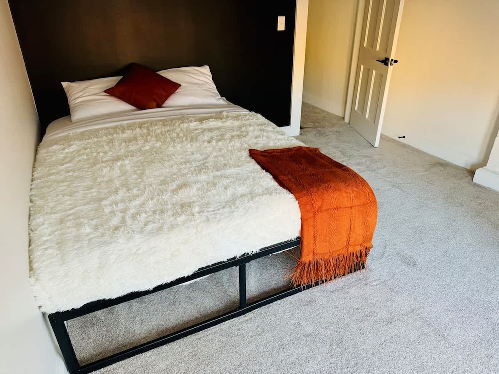 Prime Location Top Rated Free Parking