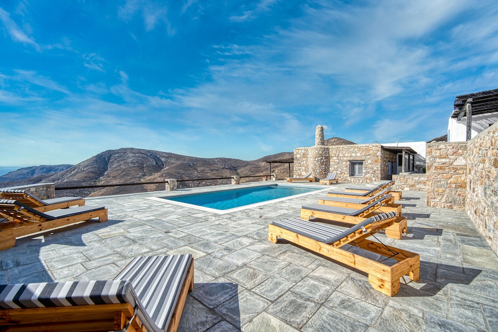 Serifos Houses Diasella