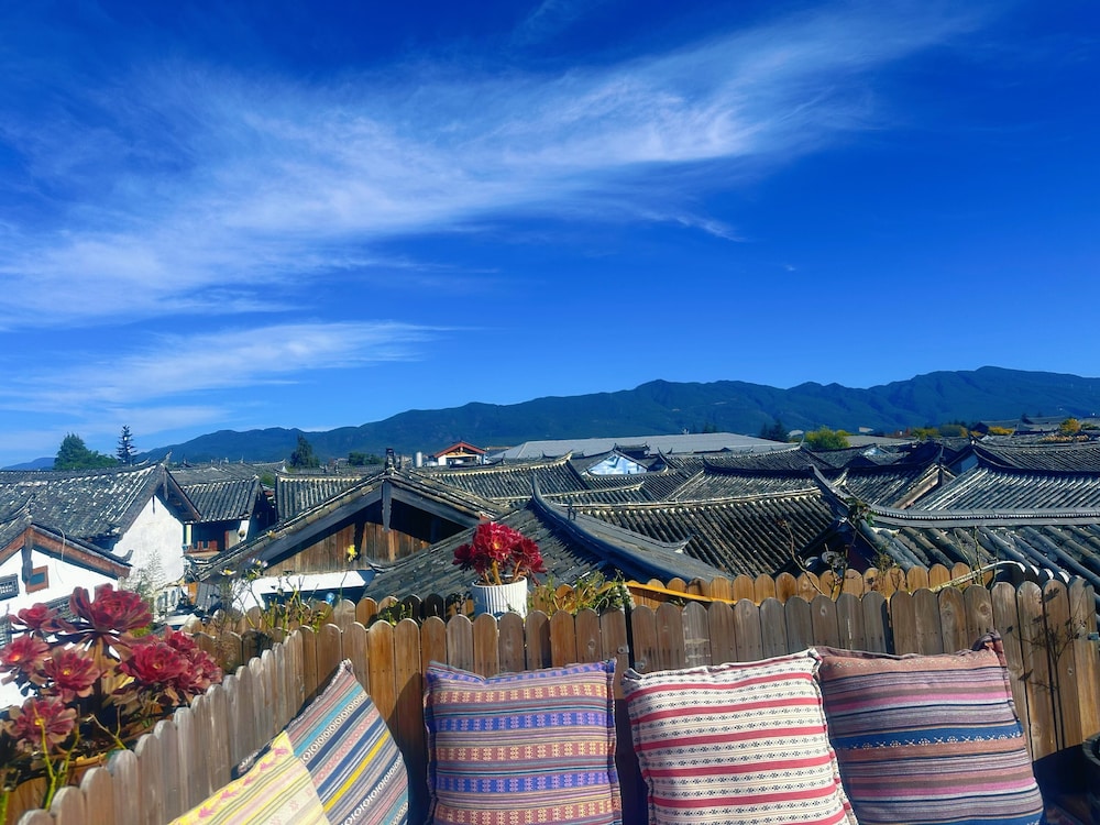 Yiyuan Snow Mountain View Historical Naxi House - Lijiang Old Town Mufu branch