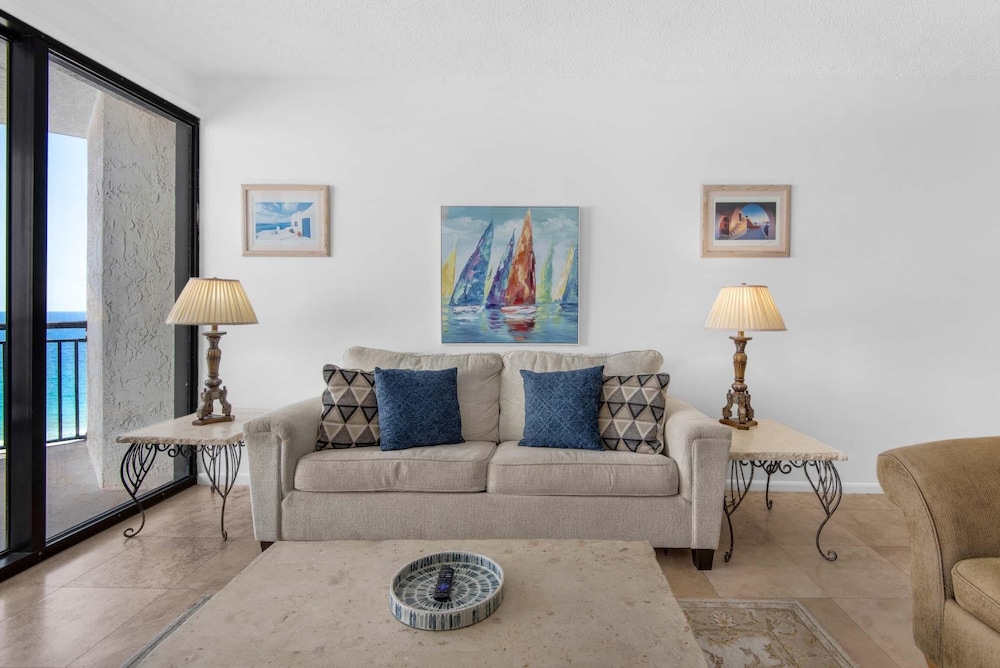 Navarre Towers 1205