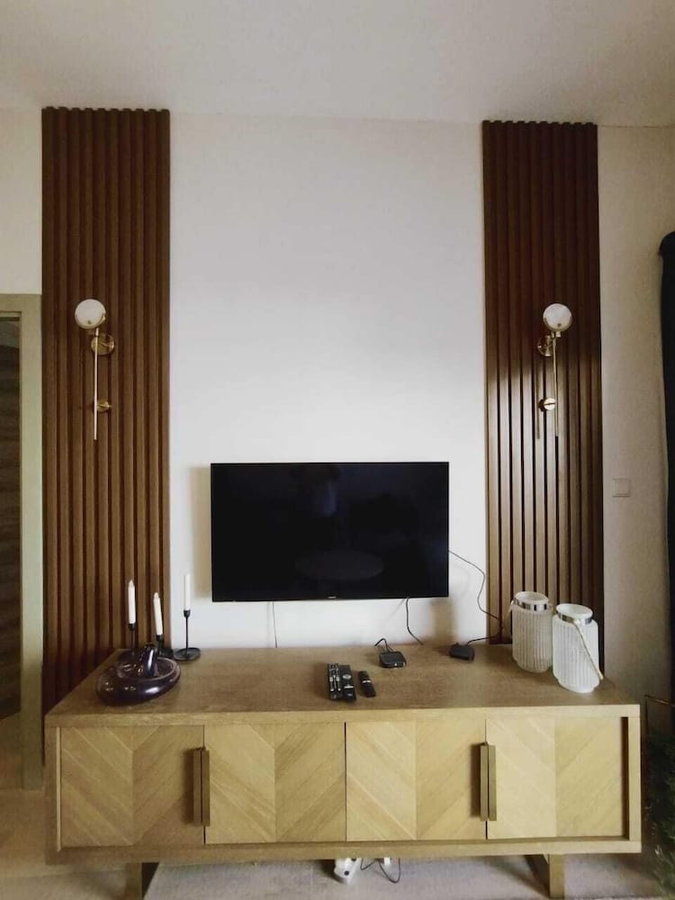 Stunning 1B With Balcony & City View - dubai