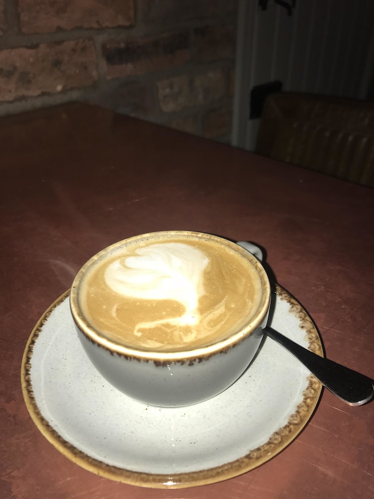 Lil's Bar and Bistro