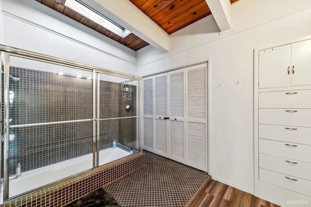 3748 Terrace Drive 5 Bedroom Home