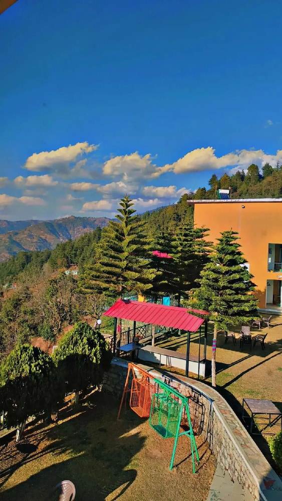 Mist n Meadows Resort