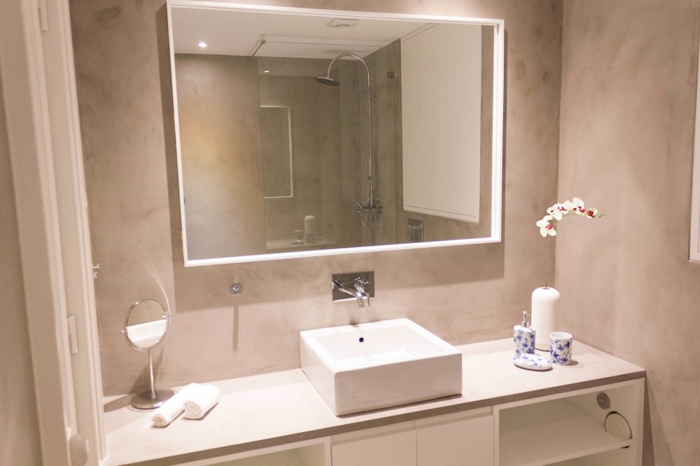 Alfama Blue Studio Loft Apartment - by LU Holidays