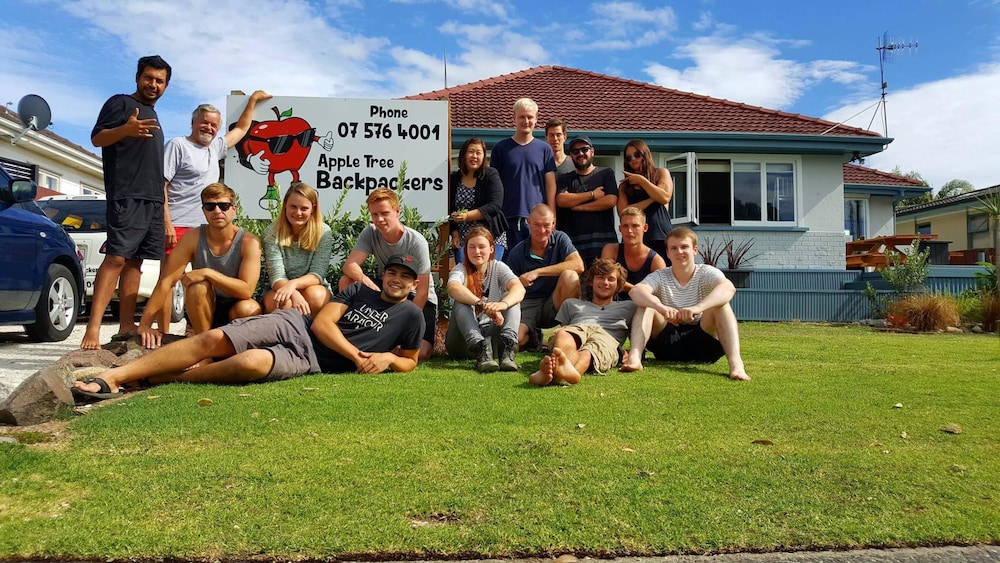 Hotel Apple Tree Backpackers - Image 1