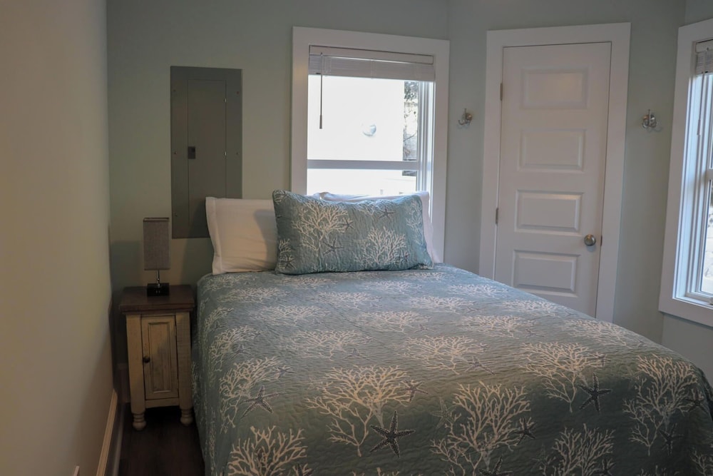 S 1ST Street 27 1ST Floor Condo