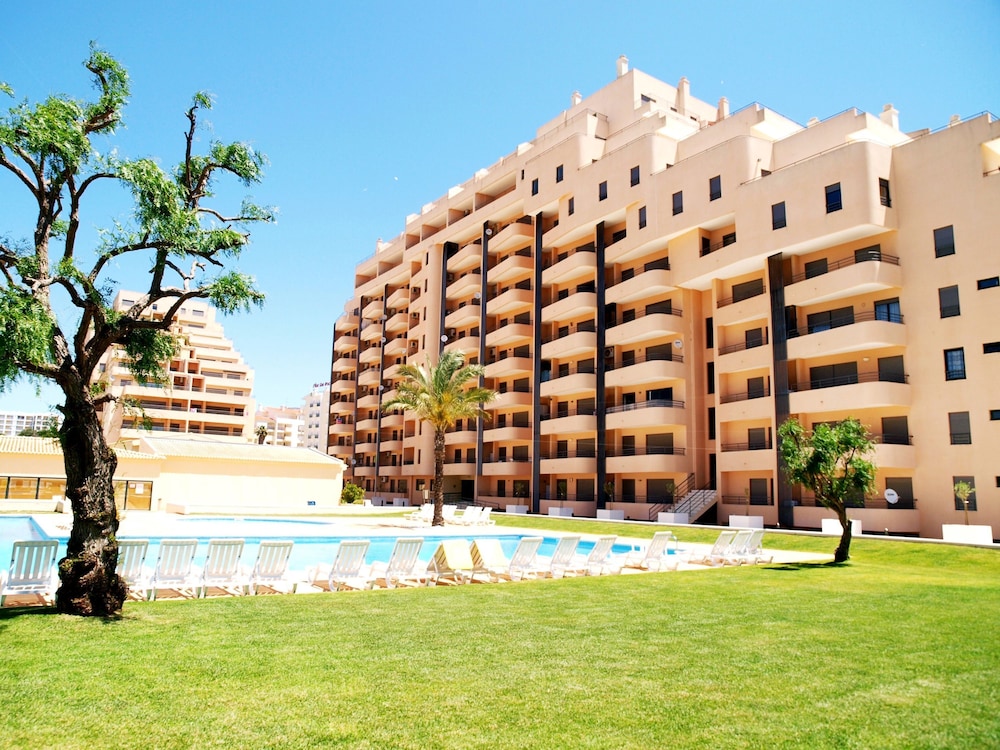 10 in Portim o With 1 Bedrooms and 1 Bathrooms