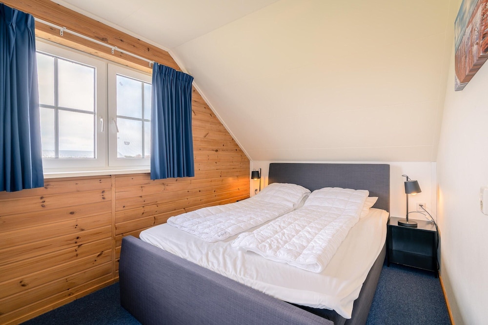 Charming 5-person Holiday Home With Panoramic Views