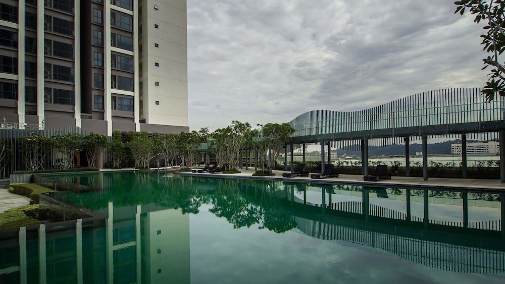 Dashing 1BR Next To Surian MRT 31 photo 7