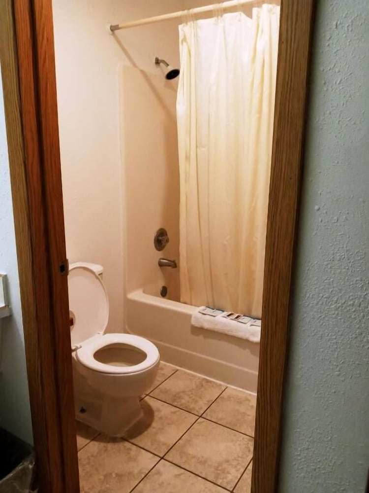 Centralia Inn