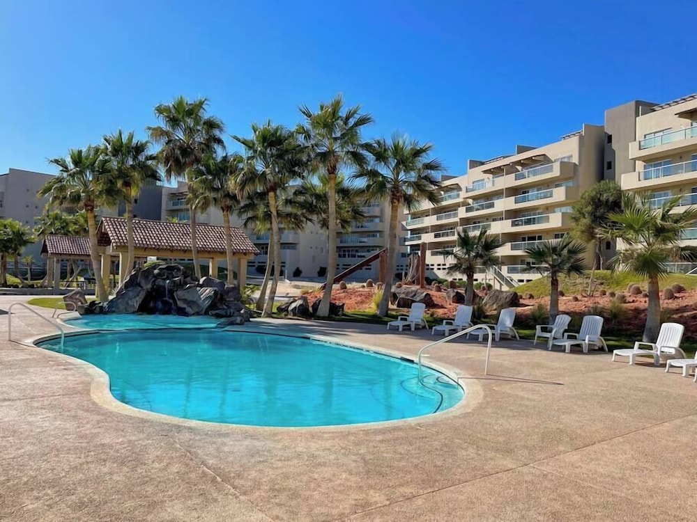 Peaceful Condo With Ocean View