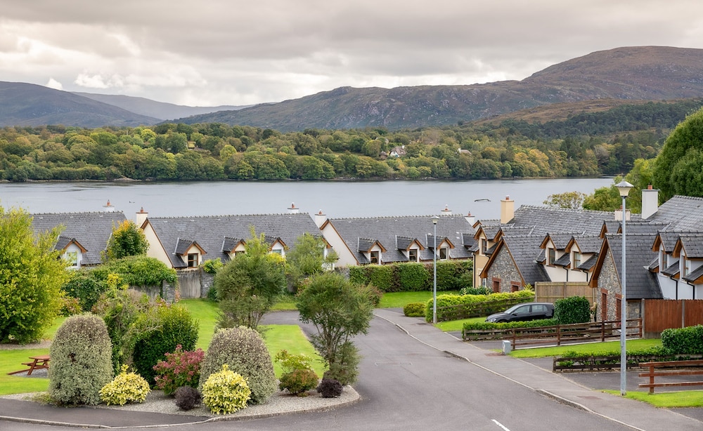 2 Bedroom Home in Kenmare With sea Views to Sleep 4