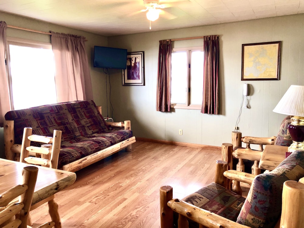 Sportsman's Lodge