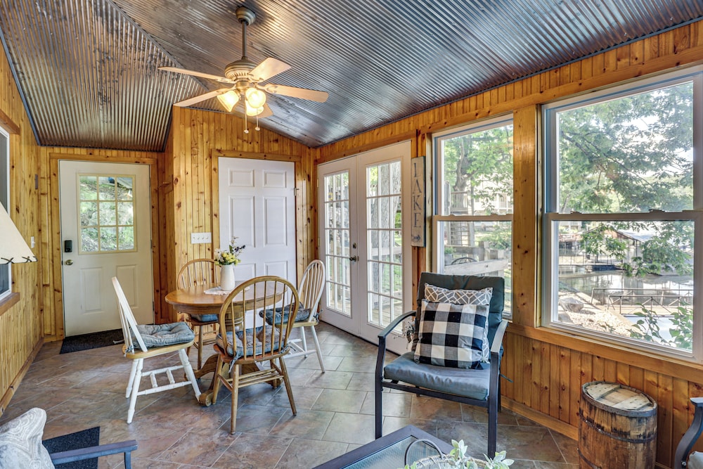 Pet-friendly Cabin w/ Dock & Lake Views in Edwards