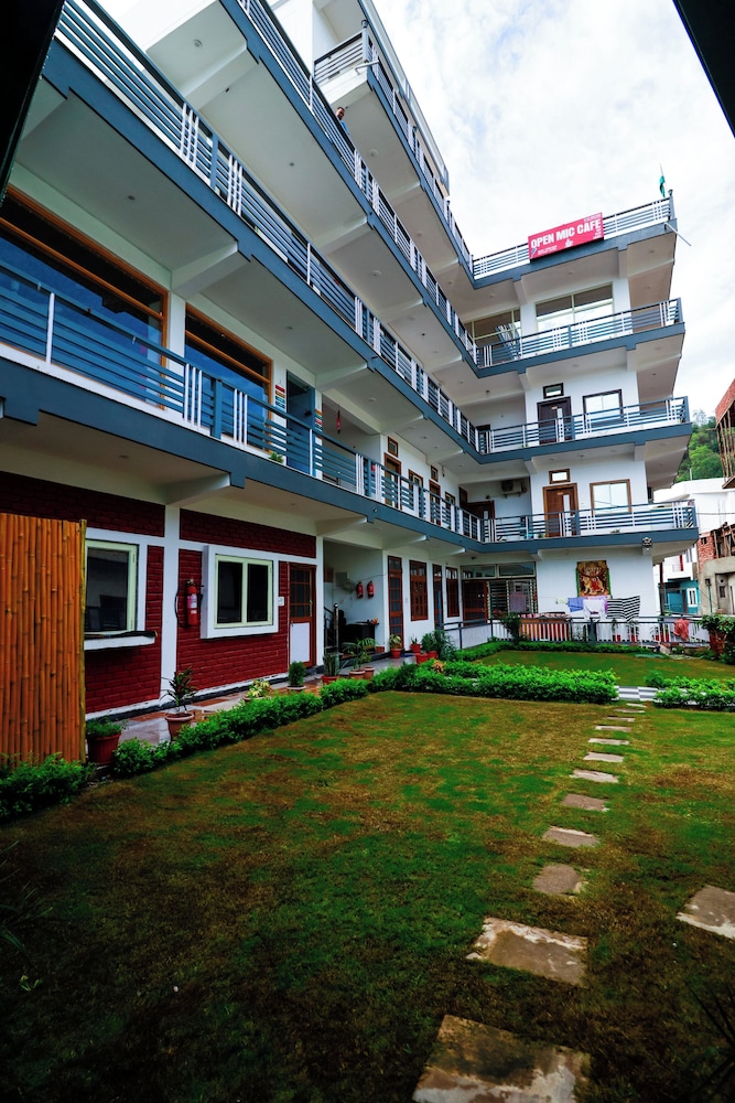 Manzil Hostel