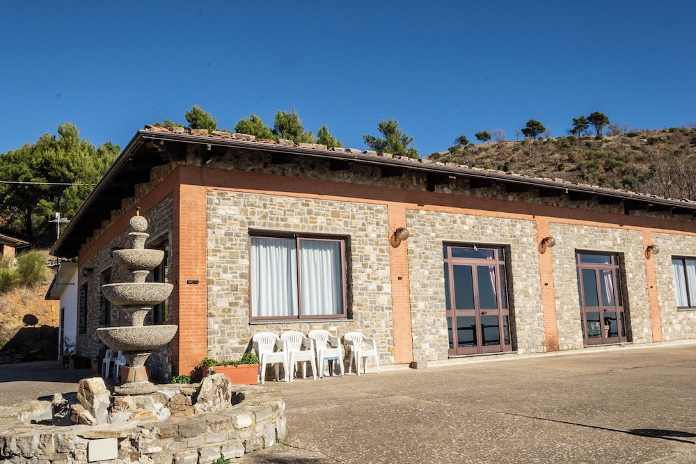 Agriturismo nel cuore del Pollino con Vista Panoramica