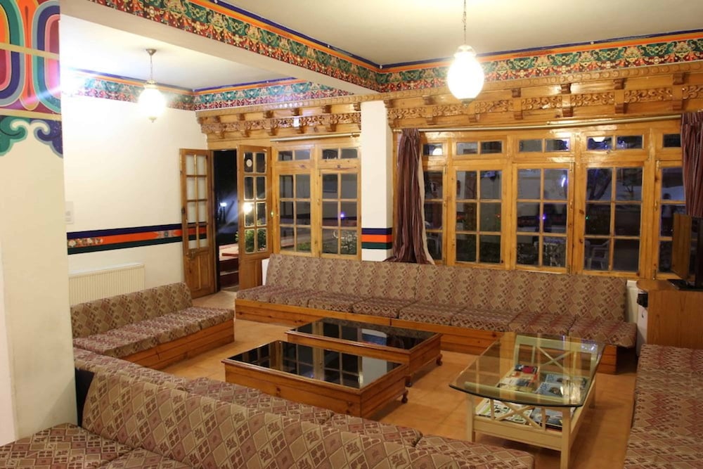 lounge