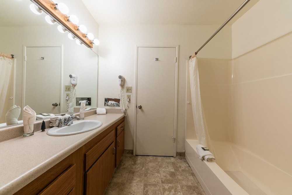 136 Bldg C 1 Bedroom Condo
