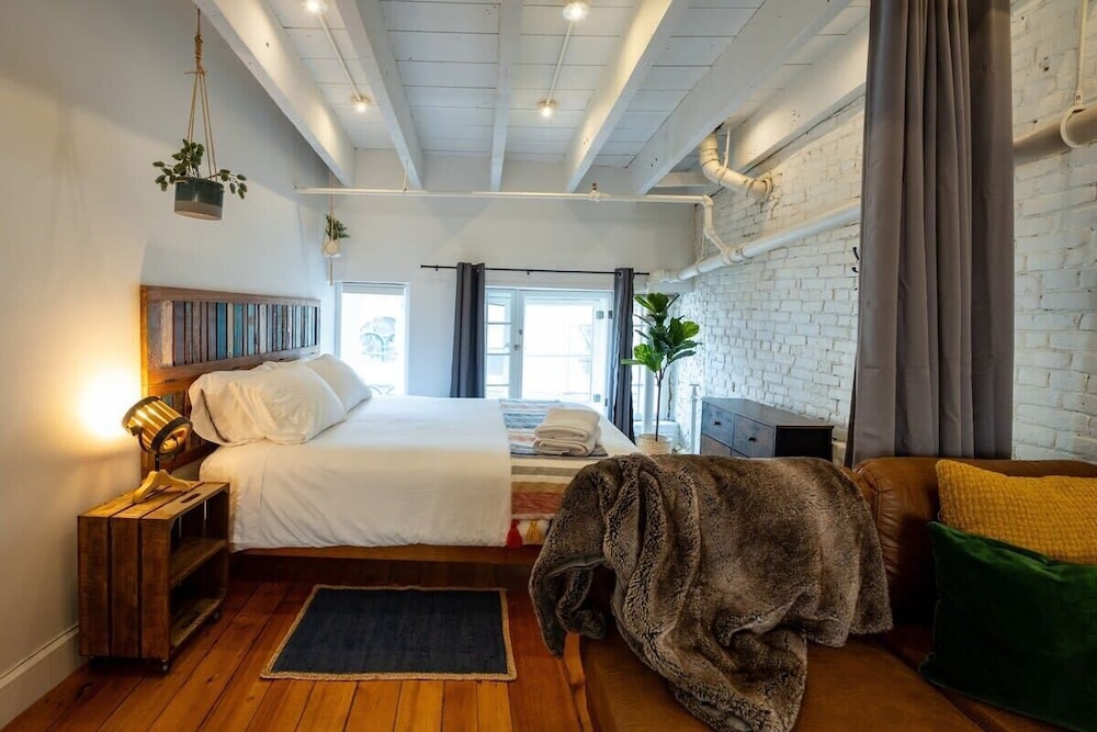 Stunning Old Montreal Penthouse