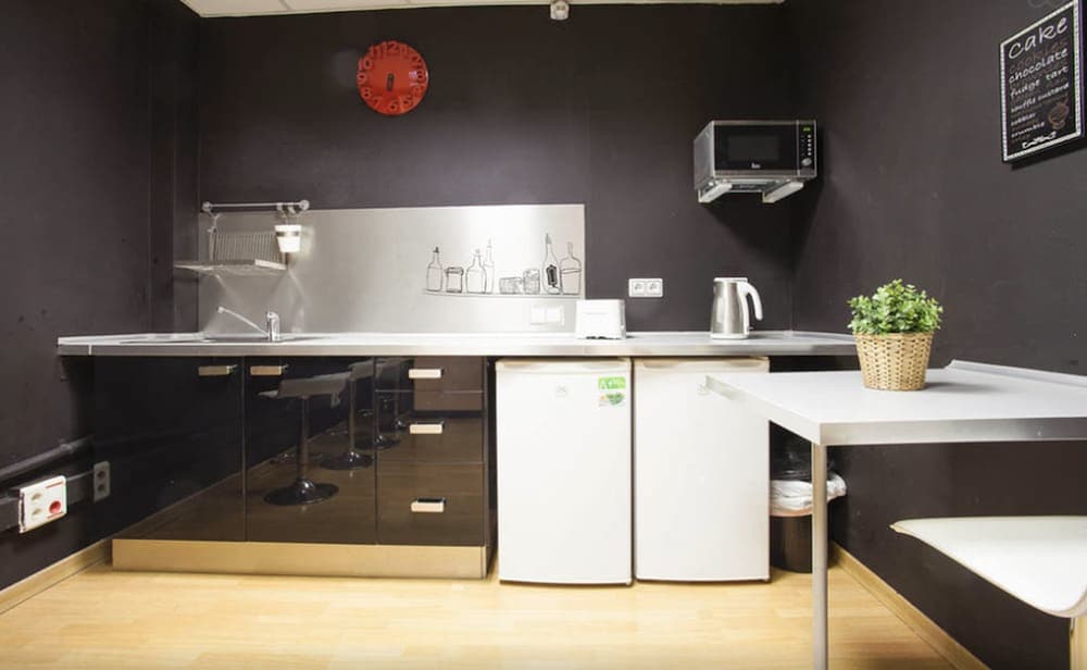 HolidaysBCN Hostel
