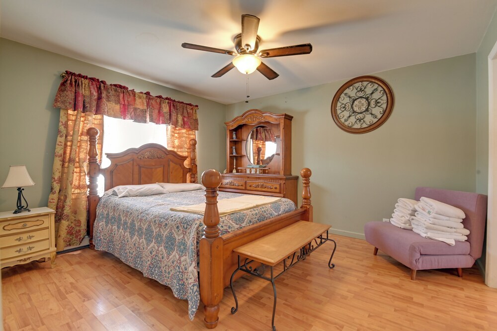 Waterfront Lake George Retreat w/ Shared Dock