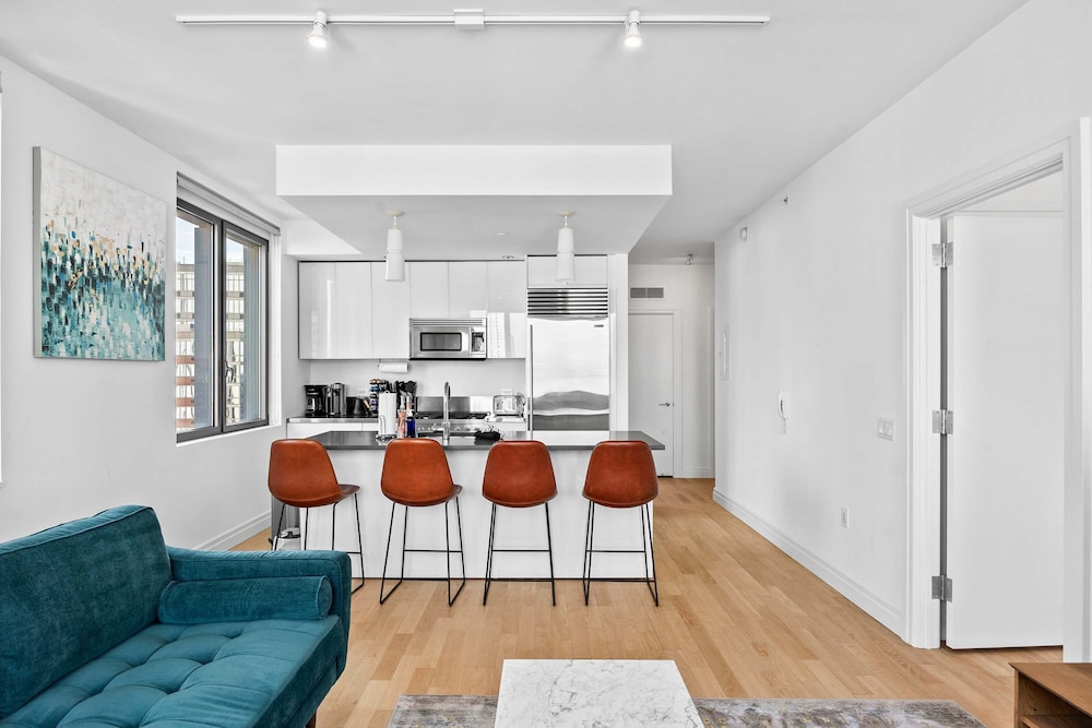 Forte Select Xxii by Rove 2BR Midtown West Apt