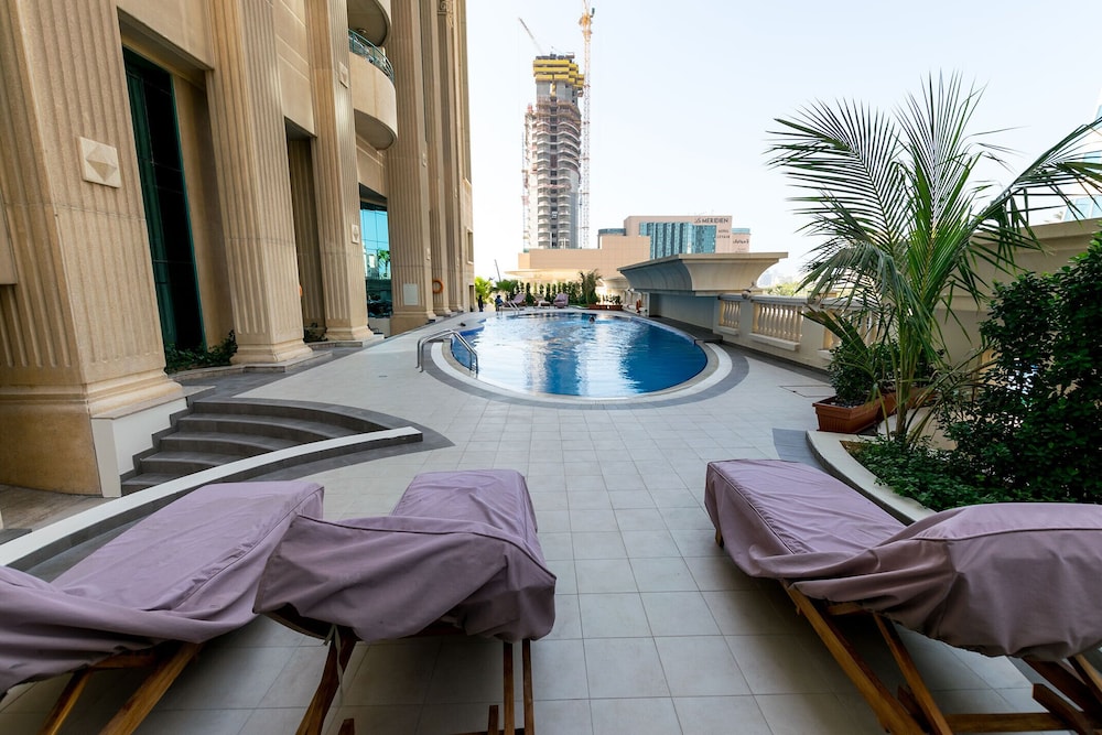 Marina Crown Tower