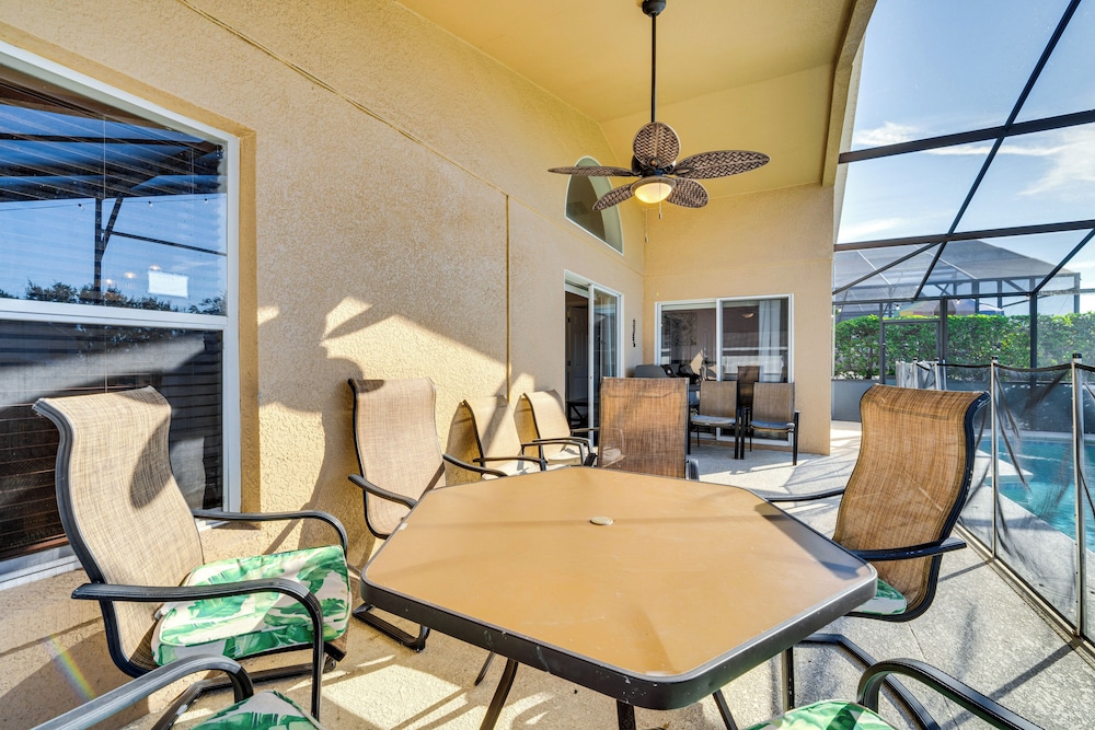 10 Mi to Disney: Family Retreat w/ Game Room!