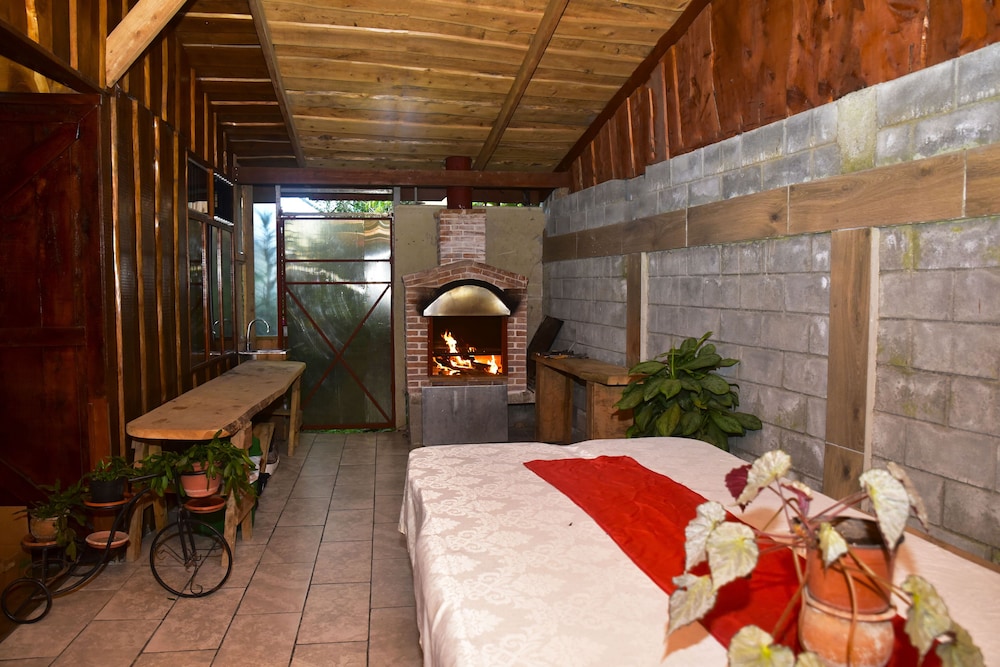 Santa Ana City Views Breathtaking Chalet