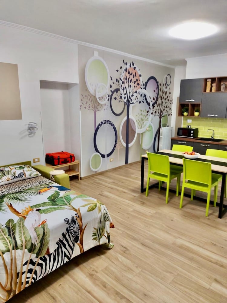 Happy Days! Cozy Roma Retreat Private Apartment in Heart of the City