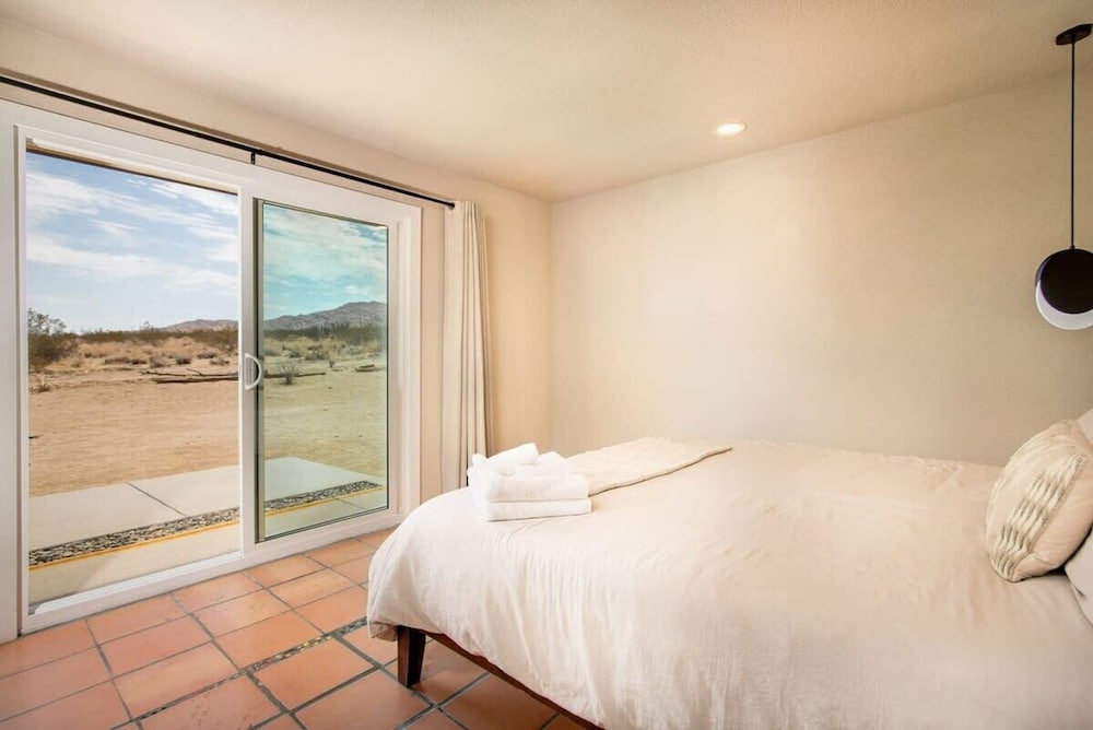 @ Marbella Lane - Moon Designer Home Close to Jtnp