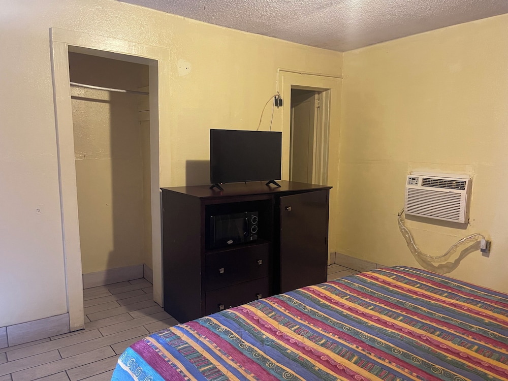 Laurel Vacations - Plaza Motel - Property Image 7