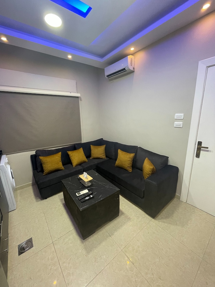 Charming Amman Apartent With City Views
