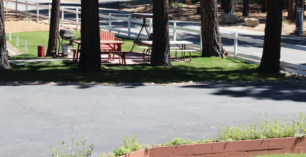 Lake Tahoe Vacations - Apex Inn - Property Image 32