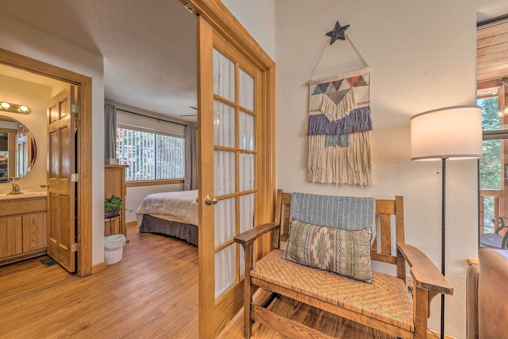 Charming 'coppertop' Cloudcroft Cabin: 3 Mi to Ski view 5
