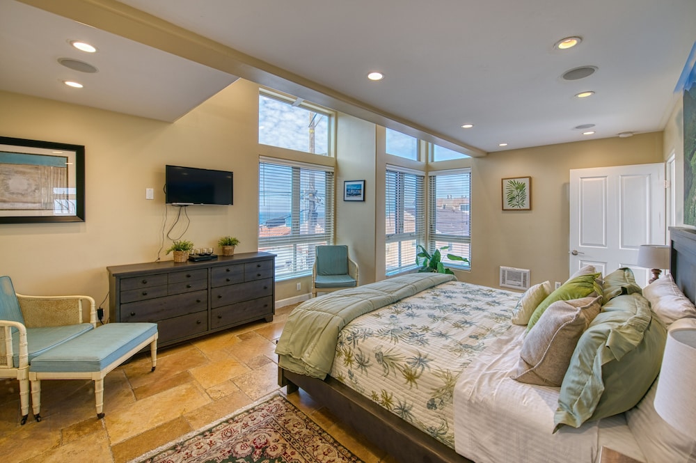 Manhattan Townhome #722