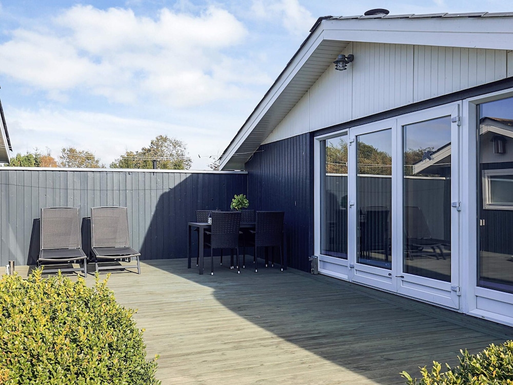 4 Star Holiday Home in Hals